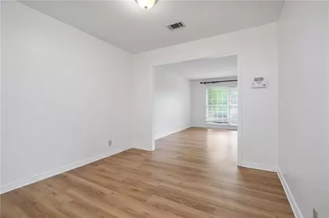 Living - 117 Vanderbilt Dr, Mobile, AL 36608 photo 2 of 3