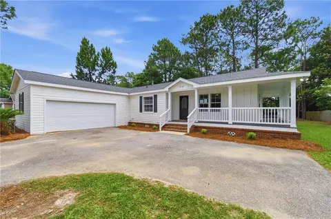 6941 March Rd, Theodore, AL 36582