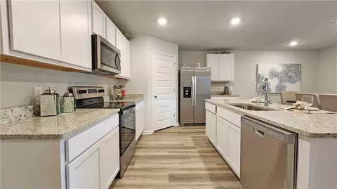 Kitchen - 8123 David Mccampbell Dr, Mobile, AL 36619 photo 2 of 2