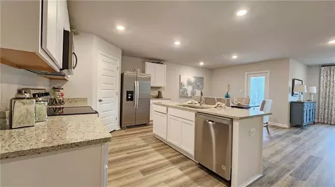 Kitchen - 8123 David Mccampbell Dr, Mobile, AL 36619 photo 1 of 2
