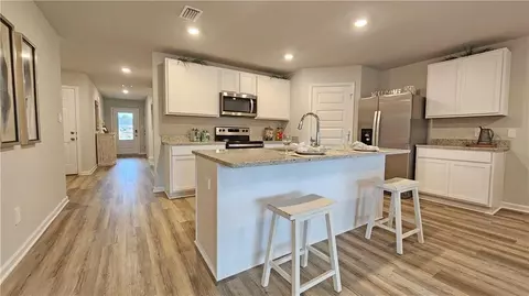 Entry Way - 8123 David Mccampbell Dr, Mobile, AL 36619 photo 4 of 8