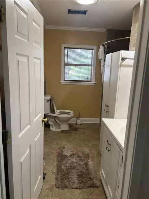 Bath - 3927 Moffett Rd, Mobile, AL 36618 photo 1 of 1
