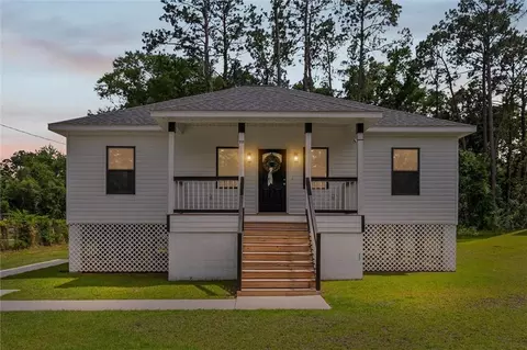 111 S Bethel Forest Dr, Saraland, AL 36571