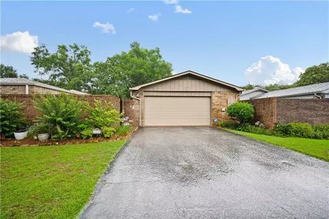 17 Cobblestone Way W, Mobile, AL 36608