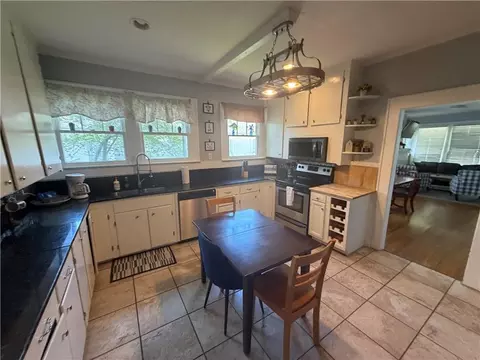 Kitchen - 182 Williams St, Mobile, AL 36606 photo 2 of 2