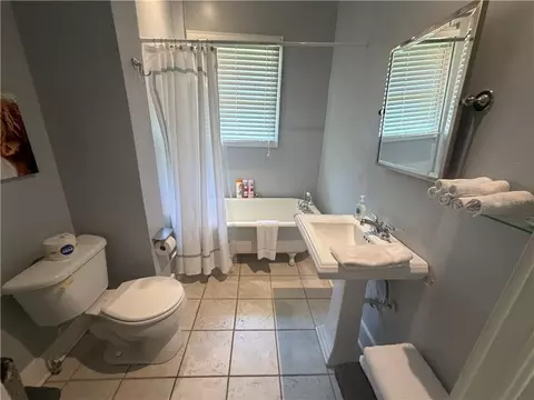 Bath - 182 Williams St, Mobile, AL 36606 photo 2 of 2
