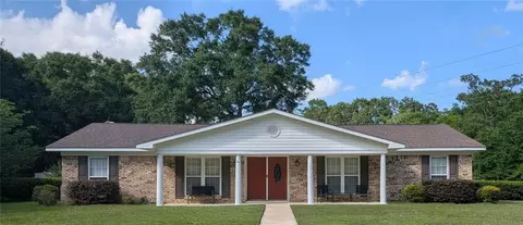 1714 Chase Dr, Saraland, AL 36571