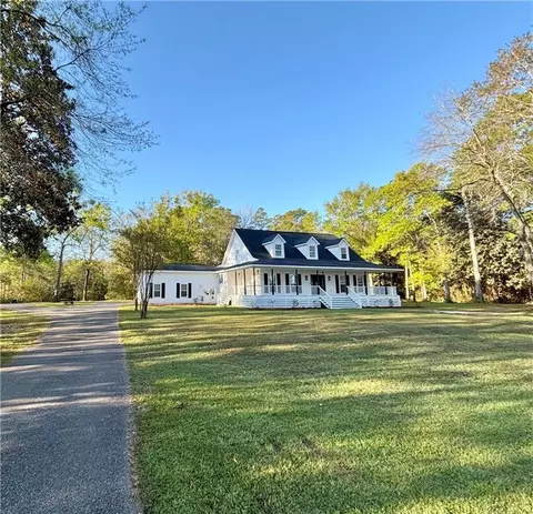 3875 Patricia Dr, Mobile, AL 36619