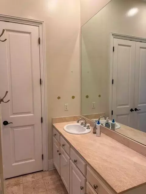 Bath - 753 St Francis St #2003A, Mobile, AL 36602 photo 1 of 3