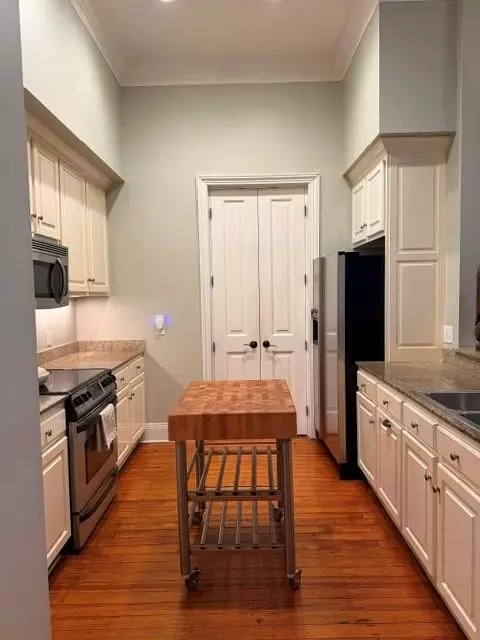 Kitchen - 753 St Francis St #2003A, Mobile, AL 36602 photo 3 of 4