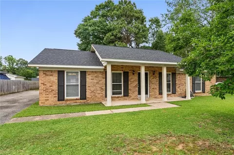 9470 Burnt Ash Dr, Mobile, AL 36695
