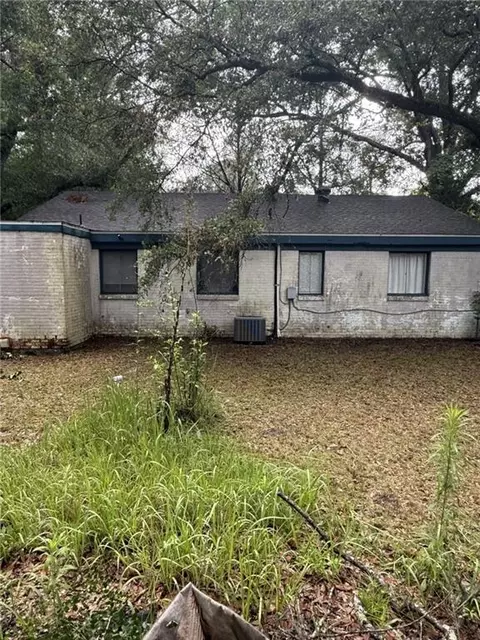Exterior - 407 Seabreeze Rd E, Mobile, AL 36609 photo 2 of 2