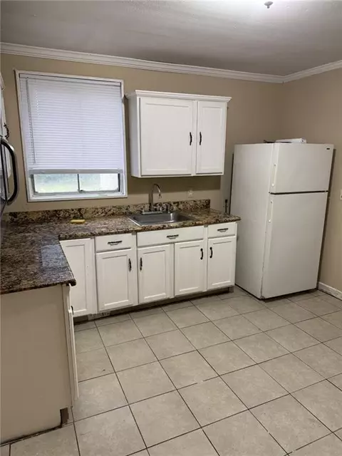 Kitchen - 407 Seabreeze Rd E, Mobile, AL 36609 photo 1 of 1