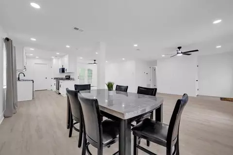 Dining - 354 Vanderbilt Dr, Mobile, AL 36608 photo 1 of 1