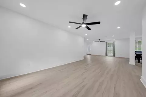 Living - 354 Vanderbilt Dr, Mobile, AL 36608 photo 1 of 5