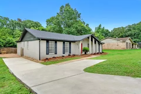 Exterior - 354 Vanderbilt Dr, Mobile, AL 36608 photo 2 of 3