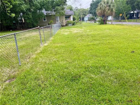 Exterior - 300 Stocking St, Mobile, AL 36604 photo 6 of 9