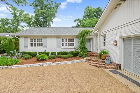 Exterior - 13 Wimbledon Dr E, Mobile, AL 36608 photo 2 of 10