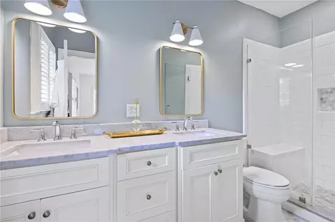 Bath - 13 Wimbledon Dr E, Mobile, AL 36608 photo 2 of 3