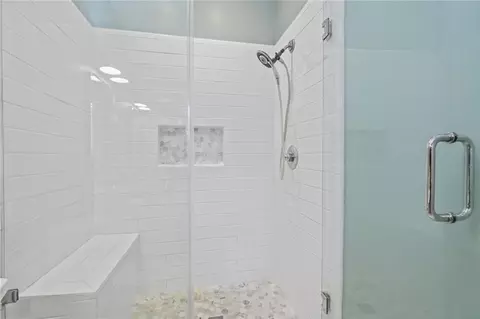 Bath - 13 Wimbledon Dr E, Mobile, AL 36608 photo 3 of 3