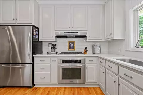 Kitchen - 13 Wimbledon Dr E, Mobile, AL 36608 photo 1 of 4