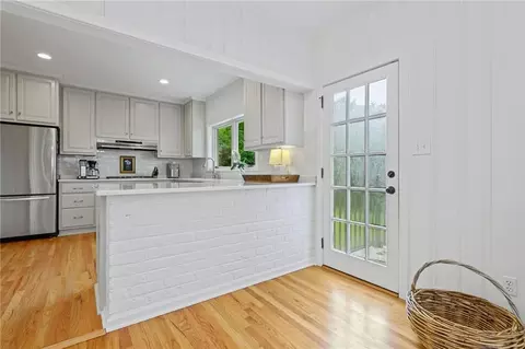 Kitchen - 13 Wimbledon Dr E, Mobile, AL 36608 photo 4 of 4