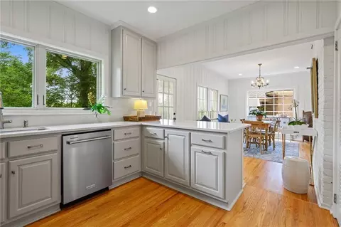 Kitchen - 13 Wimbledon Dr E, Mobile, AL 36608 photo 2 of 4