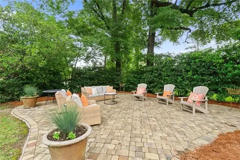 Exterior - 13 Wimbledon Dr E, Mobile, AL 36608 photo 8 of 10