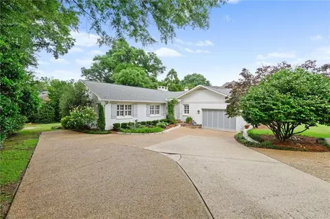 Exterior - 13 Wimbledon Dr E, Mobile, AL 36608 photo 4 of 10