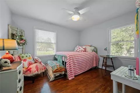 Bedroom - 5417 Windmill Dr, Mobile, AL 36693 photo 3 of 4
