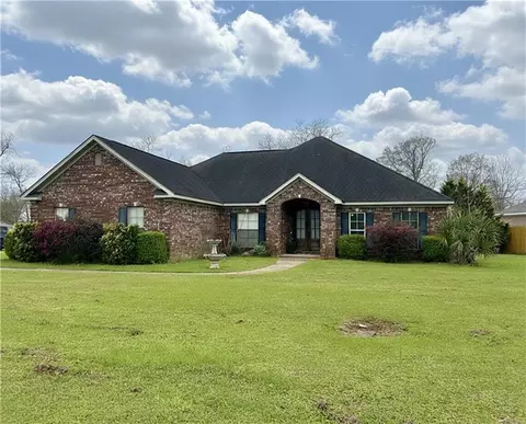 8166 S Wind Dr W, Irvington, AL 36544