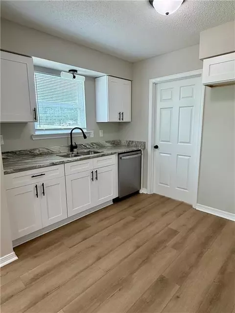 Kitchen - 4530 Schillinger Rd S, Mobile, AL 36619 photo 1 of 2