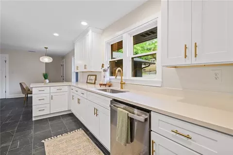 Kitchen - 628 Chelsea Dr E, Mobile, AL 36608 photo 1 of 3