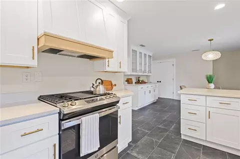 Kitchen - 628 Chelsea Dr E, Mobile, AL 36608 photo 2 of 3
