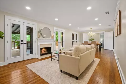 Living - 628 Chelsea Dr E, Mobile, AL 36608 photo 1 of 3