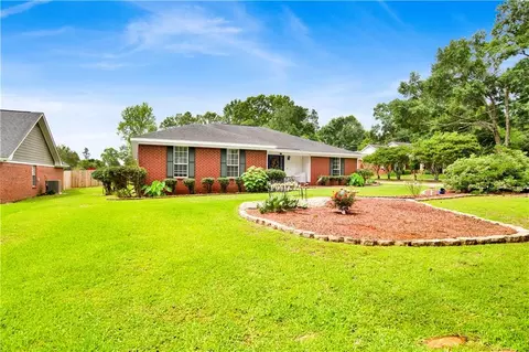 10531 Hunters Ridge Dr, Mobile, AL 36695