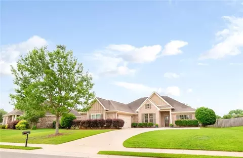 8883 Bainbridge Dr, Daphne, AL 36526
