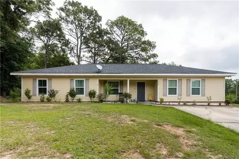 6300 Leflore Dr, Mobile, AL 36608