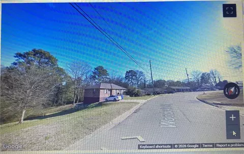 218 Woodvale Rd, Prattville, AL 36067
