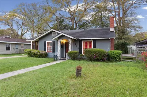 Exterior - 555 Downing St E, Mobile, AL 36617 photo 2 of 7