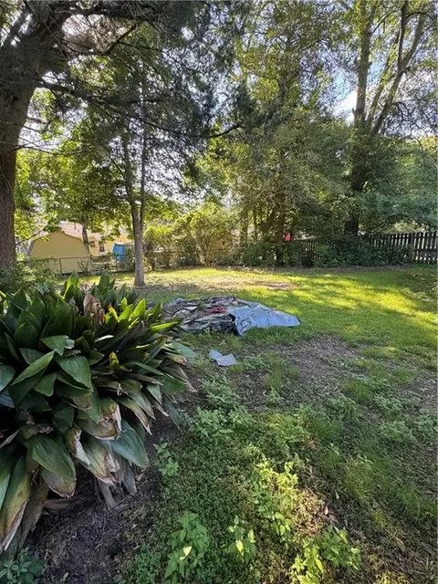 Exterior - 555 Downing St E, Mobile, AL 36617 photo 6 of 7