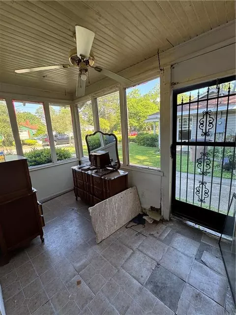 Exterior - 555 Downing St E, Mobile, AL 36617 photo 5 of 7