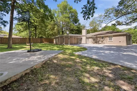 Exterior - 2660 Woodcliff Dr E, Mobile, AL 36693 photo 11 of 14