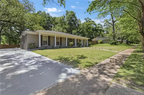 Exterior - 2660 Woodcliff Dr E, Mobile, AL 36693 photo 3 of 14
