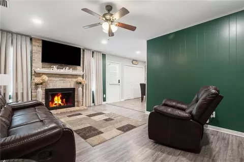 Living - 2660 Woodcliff Dr E, Mobile, AL 36693 photo 2 of 2