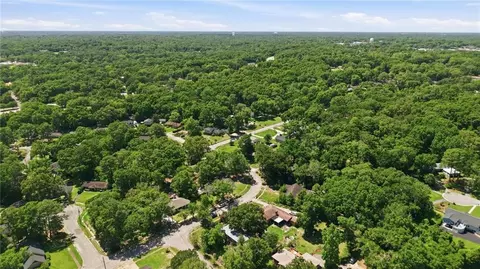 View/Area - 2660 Woodcliff Dr E, Mobile, AL 36693 photo 4 of 8