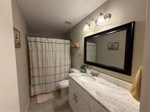 Bath - 304 Syracuse St, Mobile, AL 36608 photo 3 of 3
