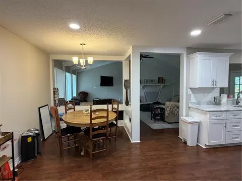 Dining - 304 Syracuse St, Mobile, AL 36608 photo 1 of 3