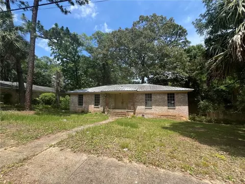 2105 Knollwood Dr, Mobile, AL 36609