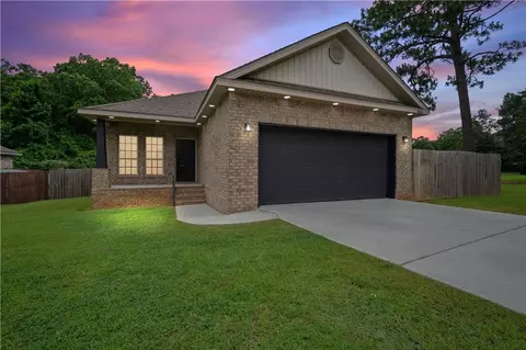 8156 Cheyenne St N, Theodore, AL 36582